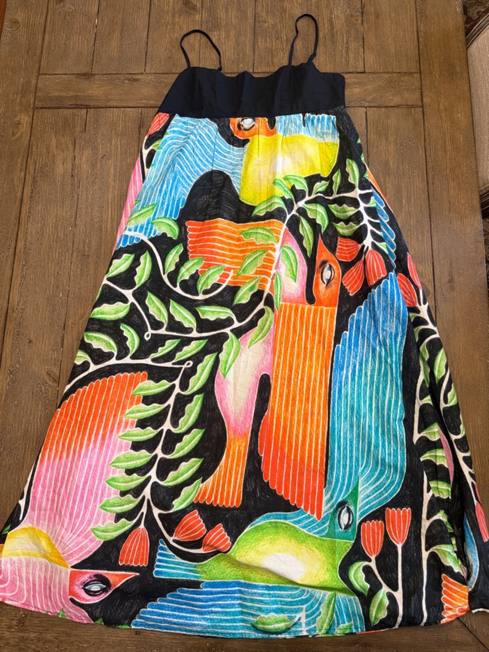 Colorful Parrot Print Maxi Dress with Black Bust